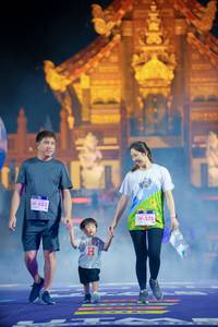 BIB: 553, 275
                            <button type="button" onclick="openModal(22479608)" class="btn btn-primary btn-sm float-right btn-popup" data-toggle="modal" data-target=".modal-high-quality">
                        <i class="fas fa-shopping-cart"></i> Add to Cart
                    </button>
                                            <button type="button" onclick="isThisMe(22479608, true)" class="btn btn-success btn-sm float-right btn-popup btn-isme hidden" data-toggle="tooltip" data-placement="bottom" title="นี่คือรูปของคุณใช่ไหม คลิกที่นี่เพื่อเอาเข้าอัลบั้ม">
                        <i class="fas fa-plus"></i> Add to album
                    </button>
                    <button type="button" onclick="isThisMe(22479608, false)" class="btn btn-warning btn-sm float-right btn-popup btn-isnotme hidden">
                        <i class="fas fa-ban"></i> Remove from album
                    </button>